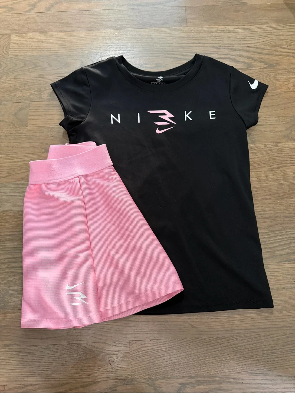 Used Nike Girls Bundle size Medium 10-12 years